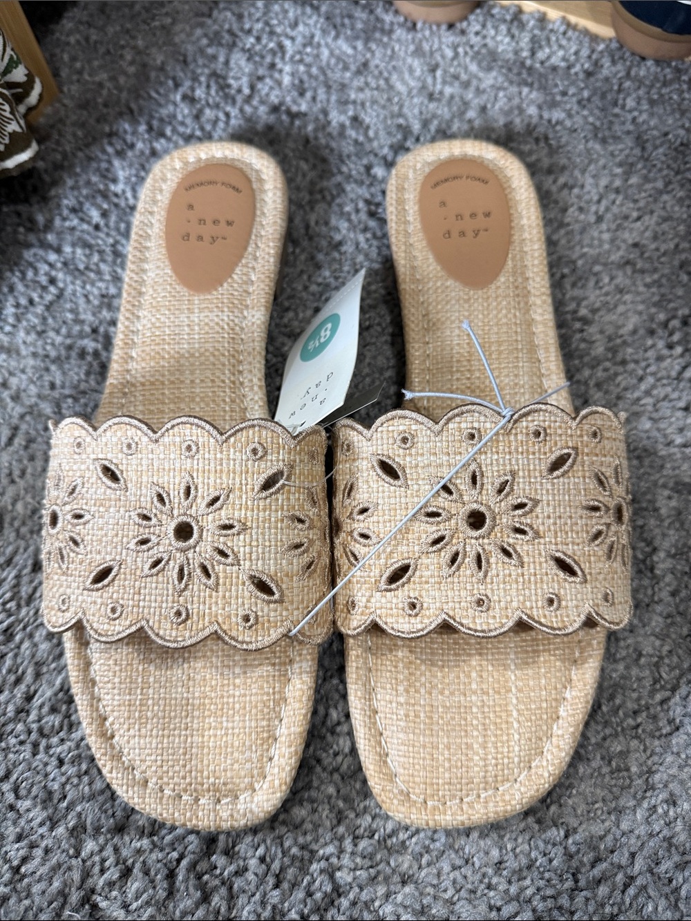 New with tags A New Day Nwt 8.5 Eyelet Rattan Slides boho vacation - Picture 2 of 7